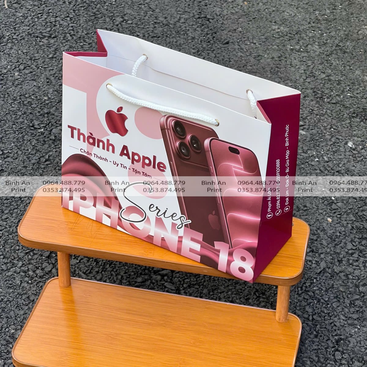 Túi giấy Thành Apple, Ivory 230gsm, cán mờ, quai dây dù xỏ, do In Bình An in