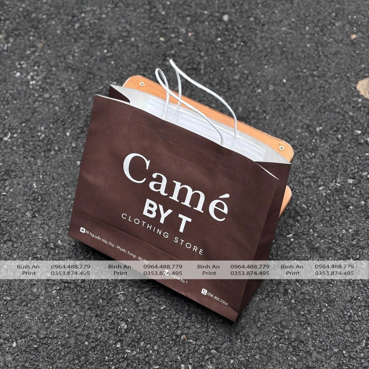 Túi giấy Camé by T, Kraft trắng 120gsm, quai dây giấy trắng, do In Bình An in